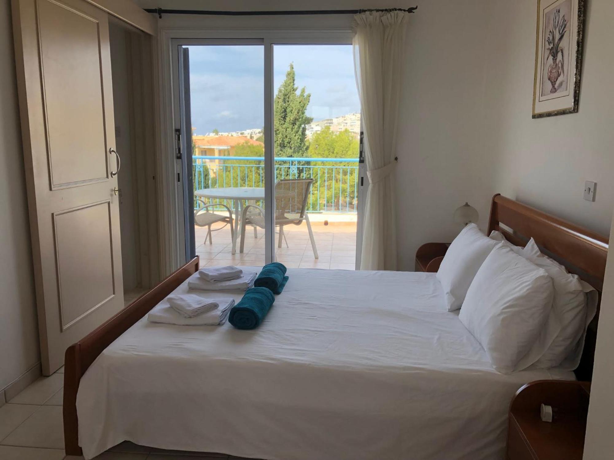 Regina Gardens - Spacious 3 Bed, 2 Bath Maisonette Paphos Exterior foto